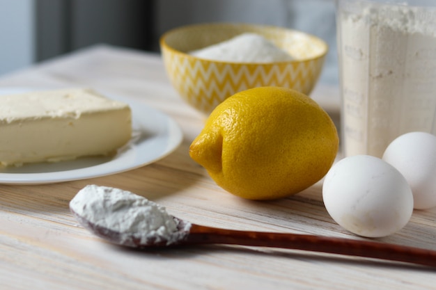 Zitrone zum Backen, Backrezept mit einer Zitrone