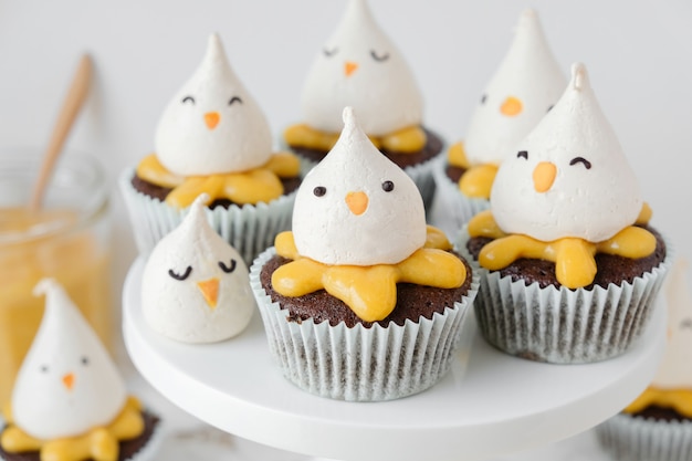 Zitronenschokoladencupcakes Ostern-Küken