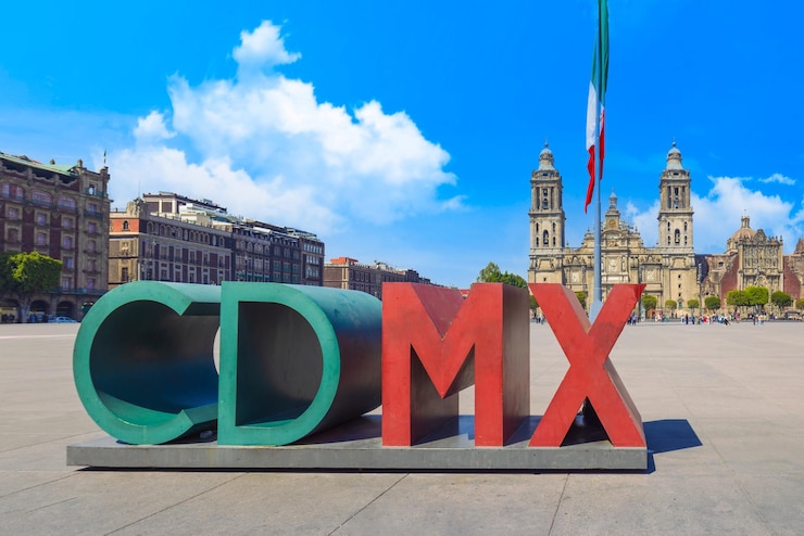 Foto zocalo constitution square na catedral metropolitana e palácio nacional da cidade do méxico