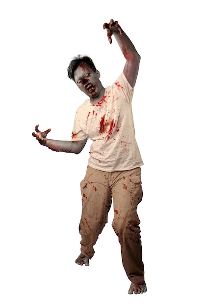 Zombie aterrador con sangre y herida en su cuerpo que se encuentran aisladas sobre fondo blanco.