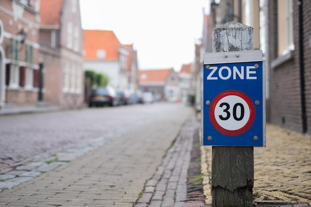 Zona de sinal de velocidade máxima 30