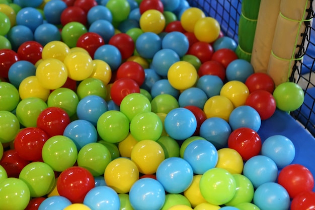 Zona de juegos para el deporte y el juego en el jardín de infantes.