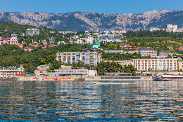 Zona de recreo en la costa del mar Negro en Crimea.
