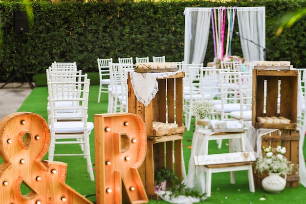 Zona rústica de fotos al aire libre para bodas