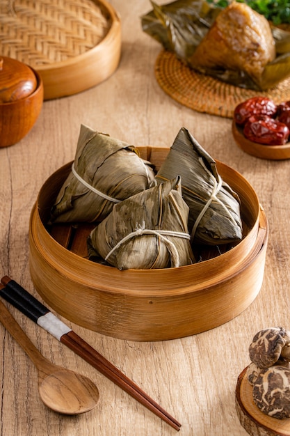 Zongzi oder Bakcang chinesische herzhafte Klebreis-Knödel