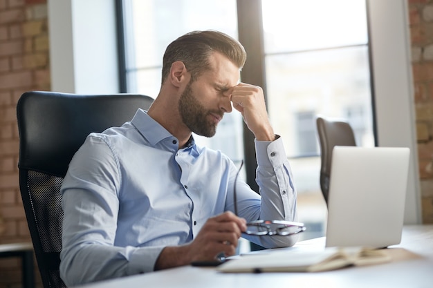 Zu viel Online-Arbeit schadet den Augen