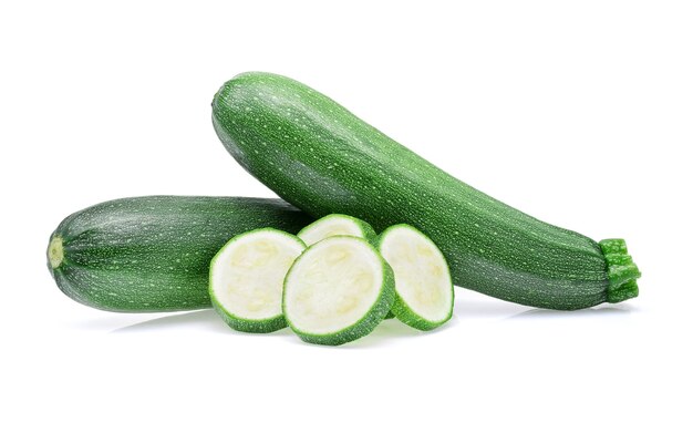 Zucchini isoliert auf weiß