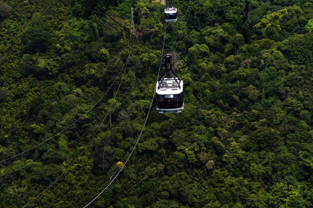 Zuckerhut-Seilbahn durch Morro da Urca und Morro do Sugarloaf Mountain Sonniger Morgen