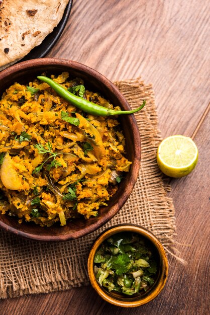 Zunka Bhakar Pithla o pitla, receta vegetariana popular de la India