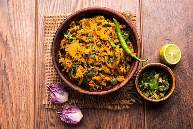 Zunka Bhakar Pithla o pitla, receta vegetariana popular de la India