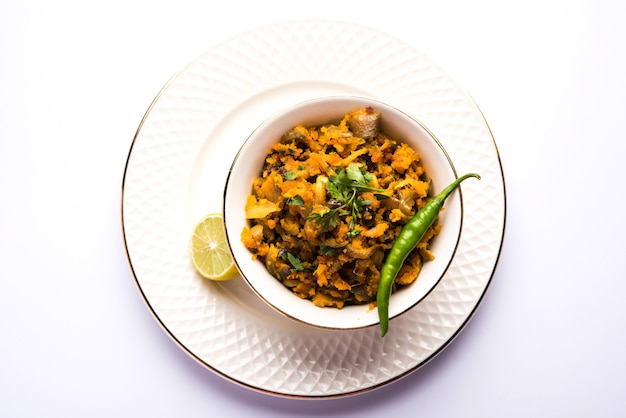 Zunka Bhakar Pithla o pitla, receta vegetariana popular de la India