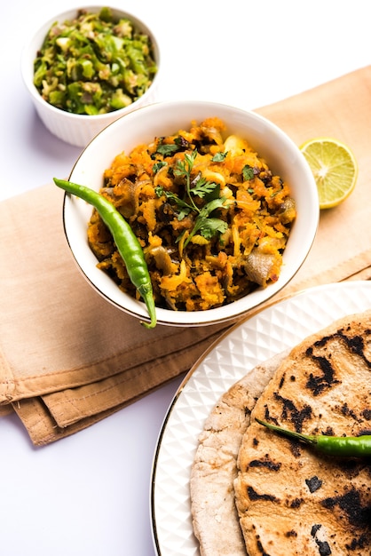 Zunka Bhakar Pithla o pitla, receta vegetariana popular de la India