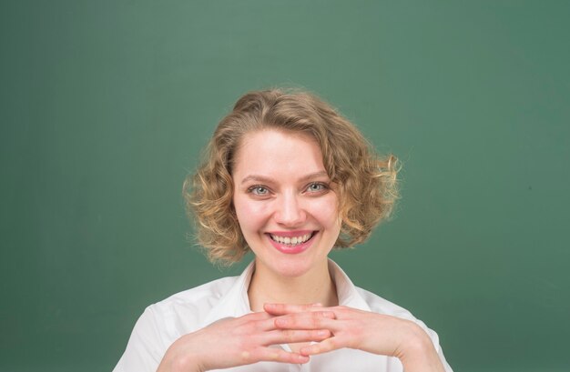 Zurück in die Schule Schulzeitlehrer im Klassenzimmer Schullehrerausbildungsjob September