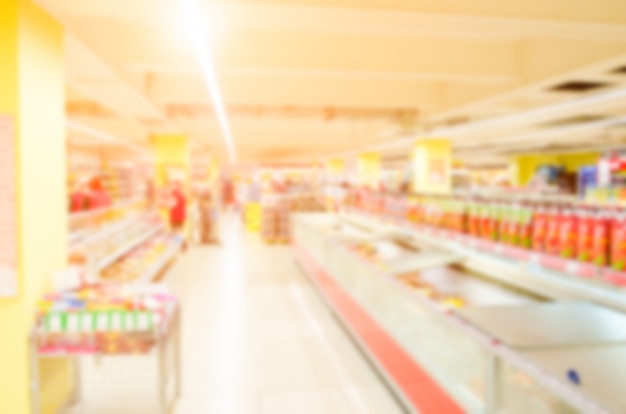 Zusammenfassung unscharfer supermarkt mit bunten regalen