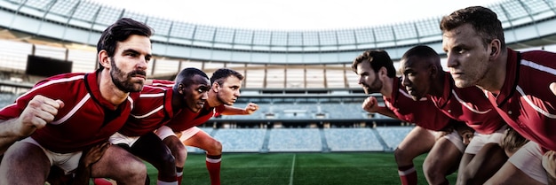 Zusammengesetztes Bild verschiedener Rugbyspieler auf dem Feld