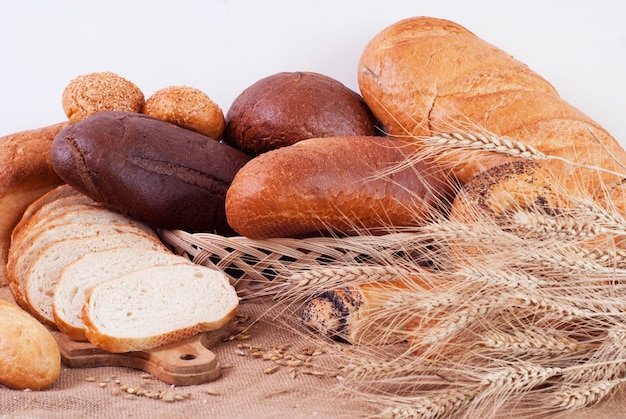 Zusammensetzung aus Brot und Weizenährchen