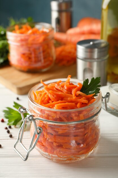 Zusammensetzung mit leckerem Karottensalat