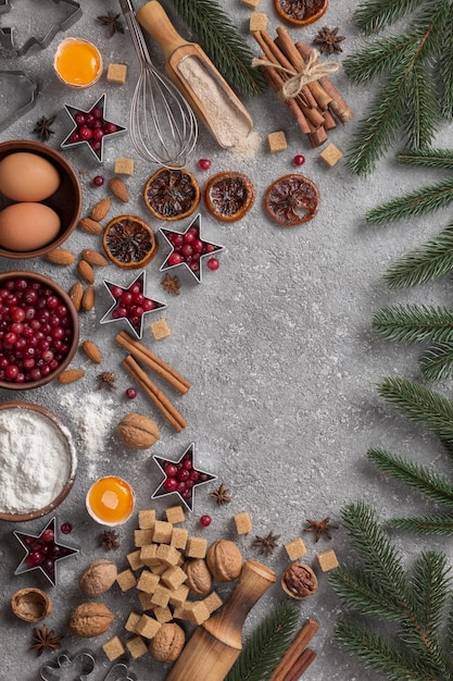 Zutaten für das Backen von Weihnachten und Neujahr 2022 mit Kopienraum