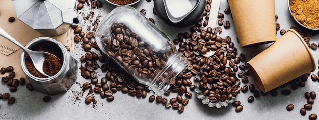 Zutaten für die Zubereitung von Kaffee flach legen