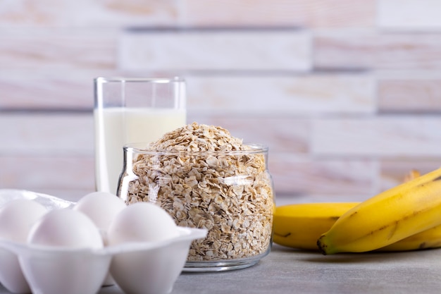 Zutaten für Haferpfannkuchen mit Banane