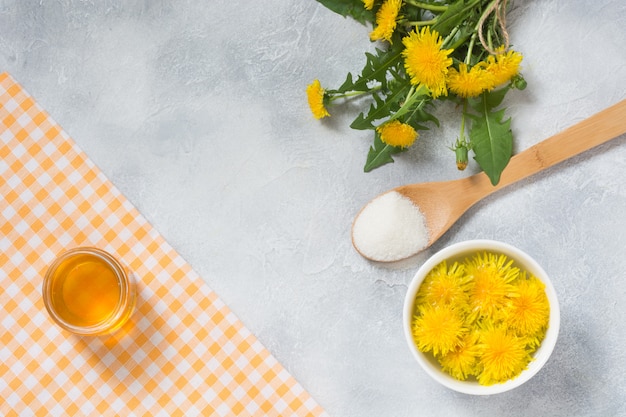 Zutaten für Marmelade aus Löwenzahn