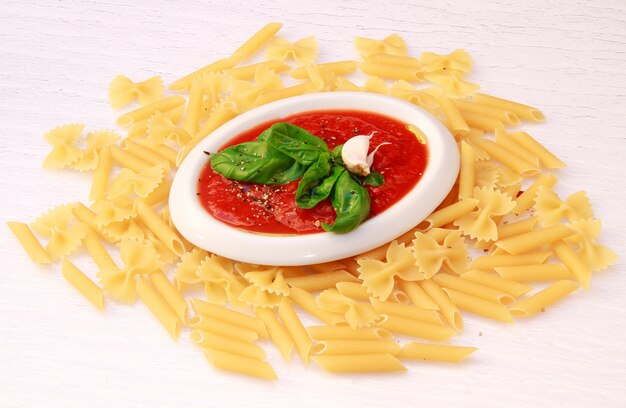 Zutaten für Pasta mit Tomatensauce