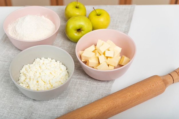 Zutaten für Rezept ein Apfelbrötchen Apple Pie Herstellungsprozess
