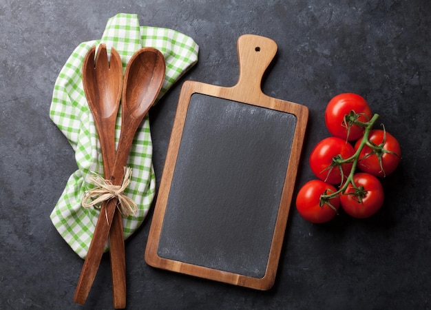 Zutaten und Utensilien zum Kochen