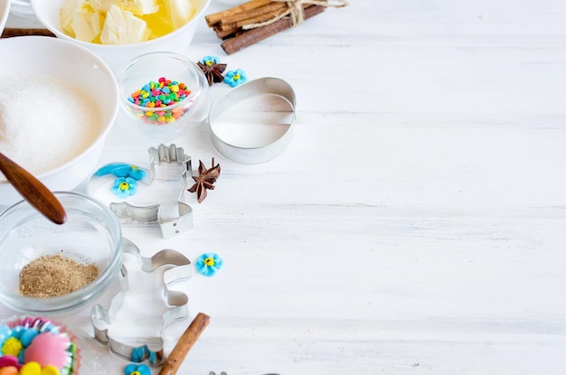 Zutaten zum Backen von Lebkuchen oder Kuchen