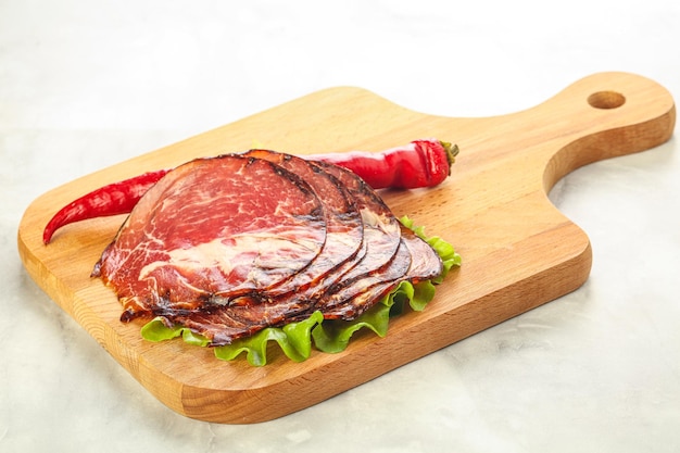 Zwischensnack aus getrocknetem Schweinehalsfleisch