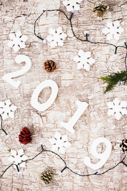 2019年 印有花束的碑文
