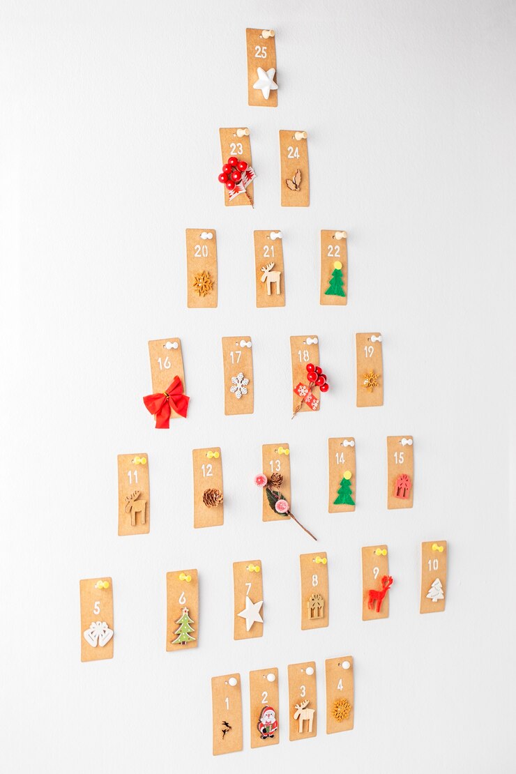 Free Photo 2022 christmas wall calendar still life
