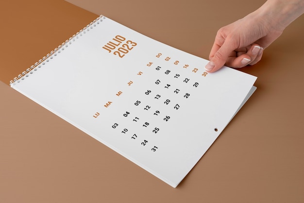 Foto gratuita calendario mensile 2023 ancora in vita