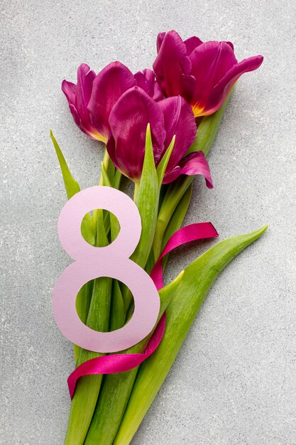8 марта ассортимент с букетом цветов