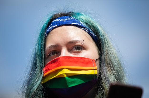 Марш в поддержку трансгендеров прошел на михайловской площади в киеве.