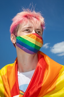 Марш в поддержку трансгендеров прошел на михайловской площади в киеве.