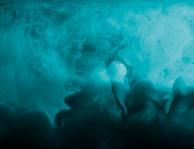 Foto gratuita astratta pesante nebbia azzurra in liquido