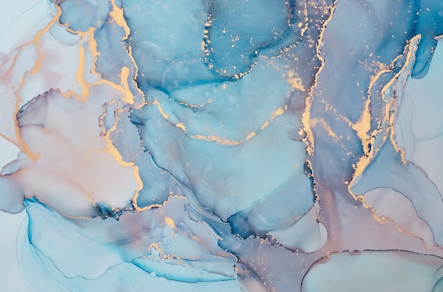 金​の​スプラッシュ​と​パステル​ブルー色​の​抽象的​な​液体​インク​絵画​の​背景