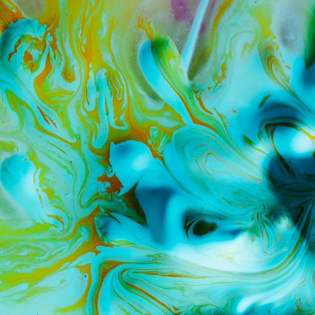 Бесплатное фото Абстрактная акварель павлина