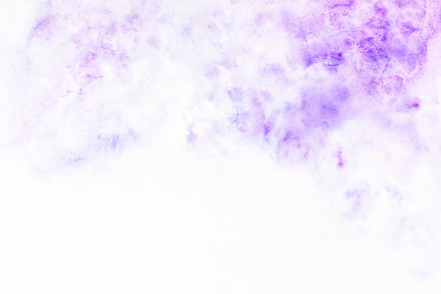 Абстрактный всплеск фиолетовой краски