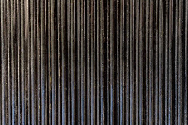 抽象的な鋼の壁の縦縞