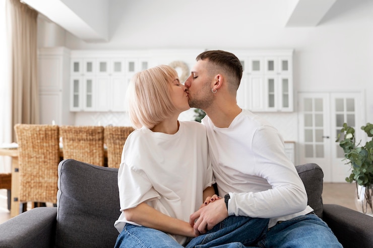 Free Photo adorable couple spending time together at home
