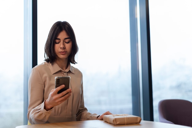 Foto gratuita adulto che va a un appuntamento