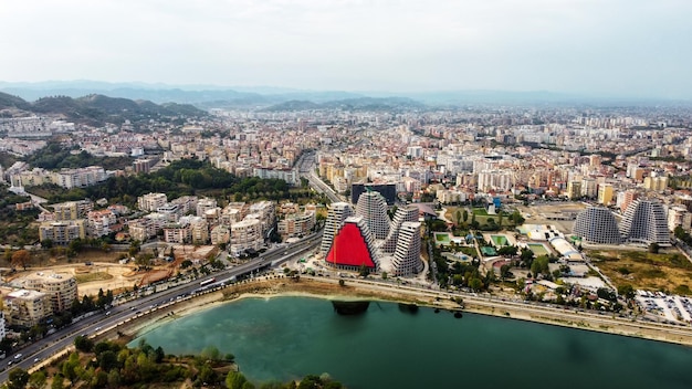 Vista aerea del drone di tirana albania