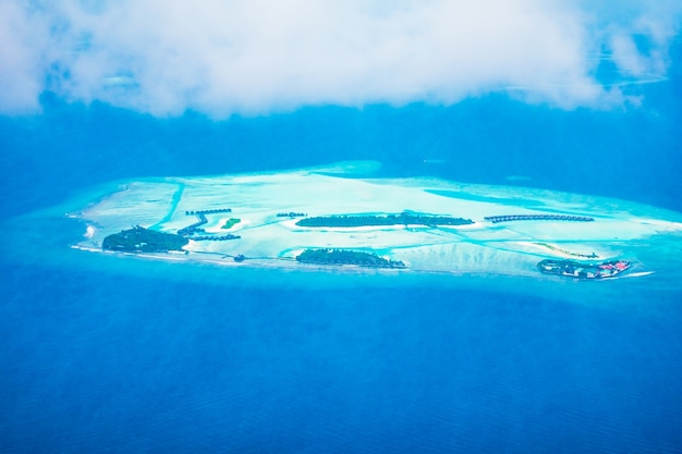 С высоты птичьего полета на Мальдивах острова