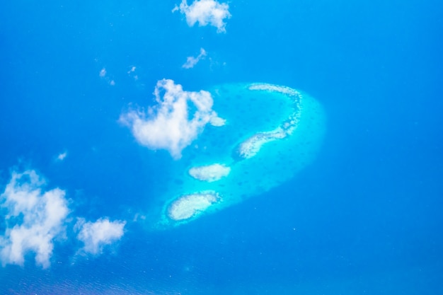 無料写真 モルディブの島の空撮