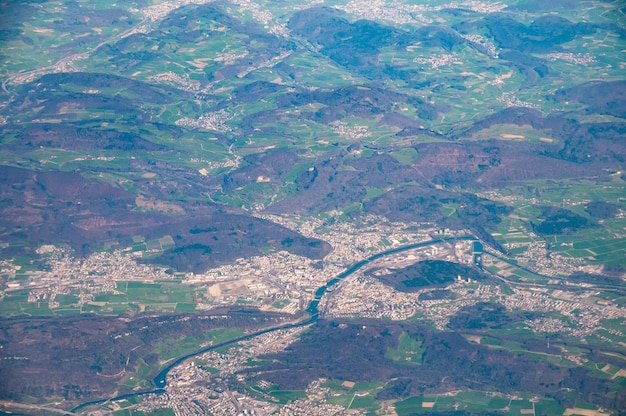 Вид с воздуха на Ольтен и Тримбах на реке Ааре, Швейцария