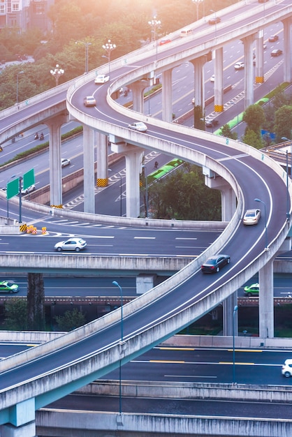 Foto gratuita veduta aerea di shanghai overpass a notte