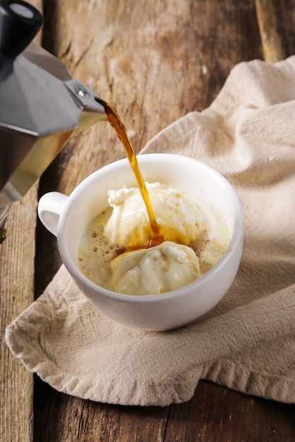 Free photo affogato coffee with ice cream on a cup