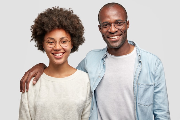 African American man and woman posing